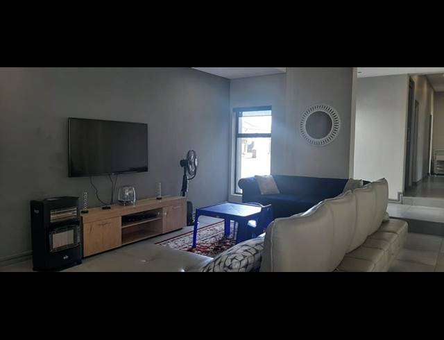 3 BEDROOM PROPERTY TO RENT IN MIDSTREAM MEADOWS